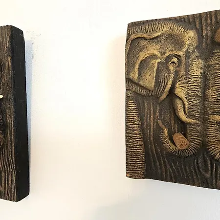 Happy Elephant アパート *